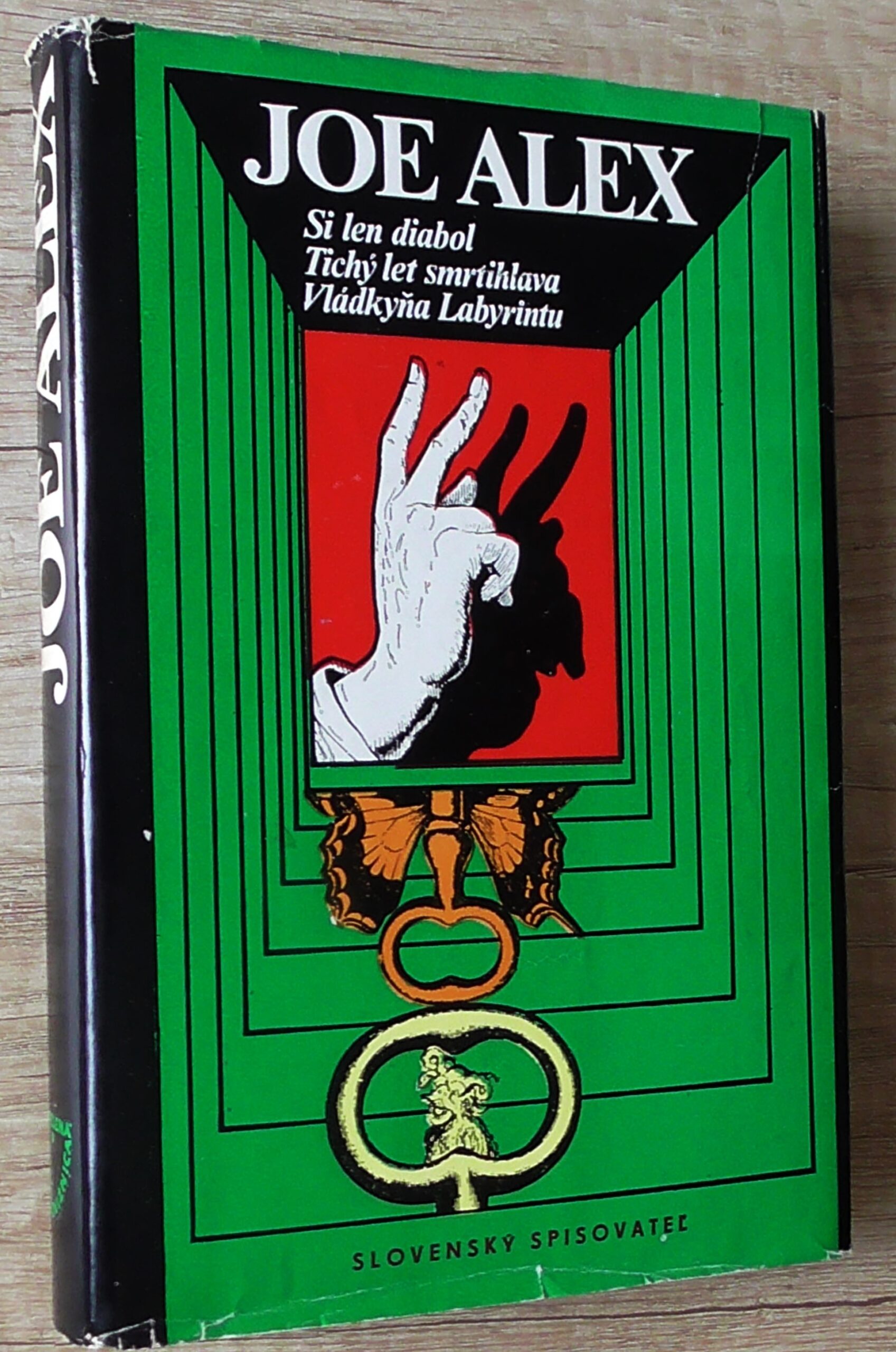 Tichý let smrtihlava